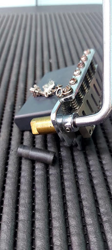 Serviço de blindagem e parte elétrica de guitarra